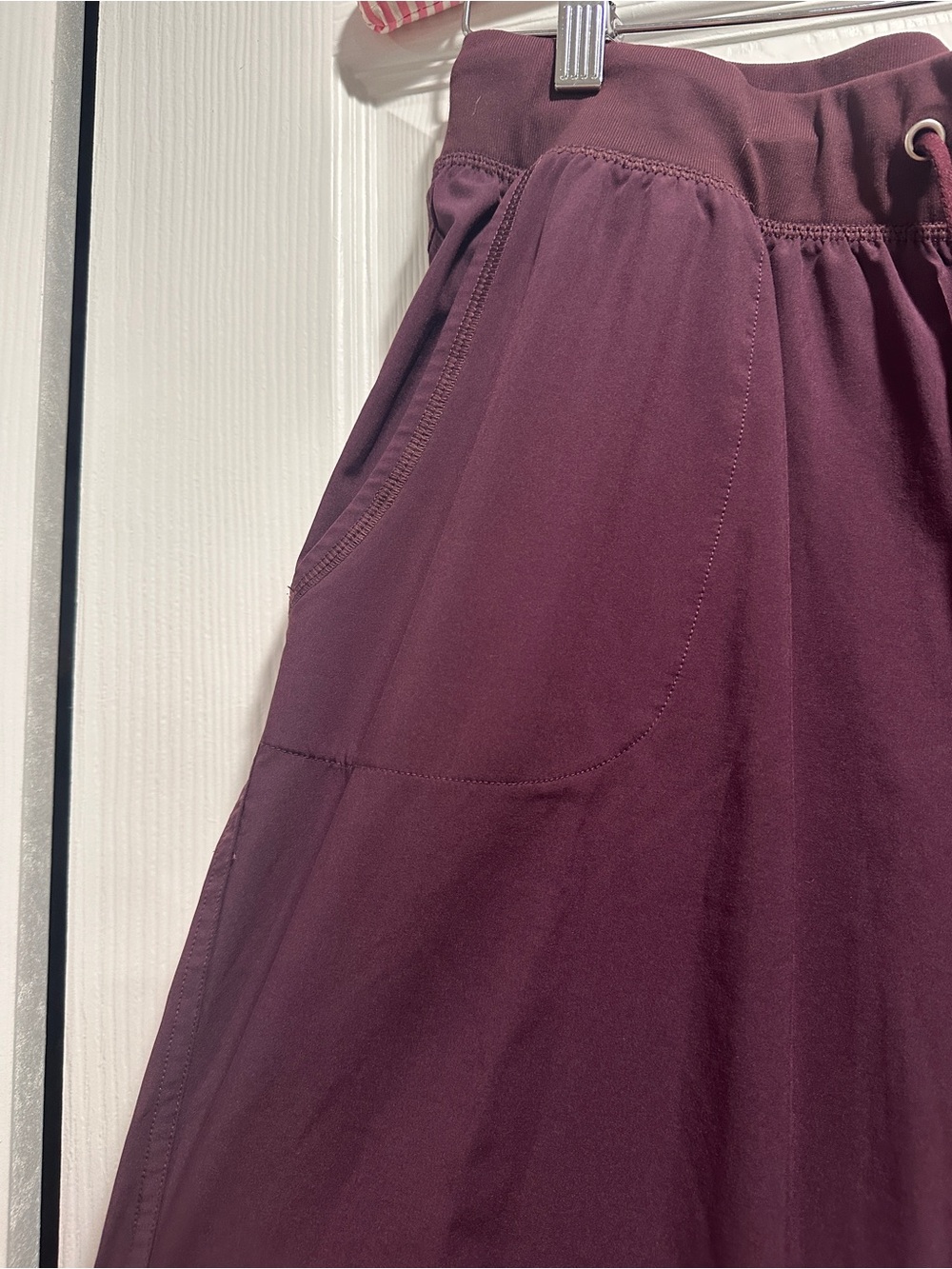 Lululemon Dance Studio Mid-Rise Full Length Joggers - Cassis Burgundy, Size 8 - Picture 3 of 6